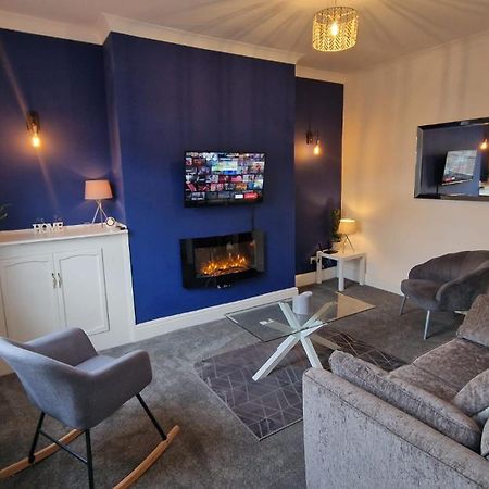Cosy Home Perfect For Families And Contractors With Free Parking Дарлингтън Екстериор снимка