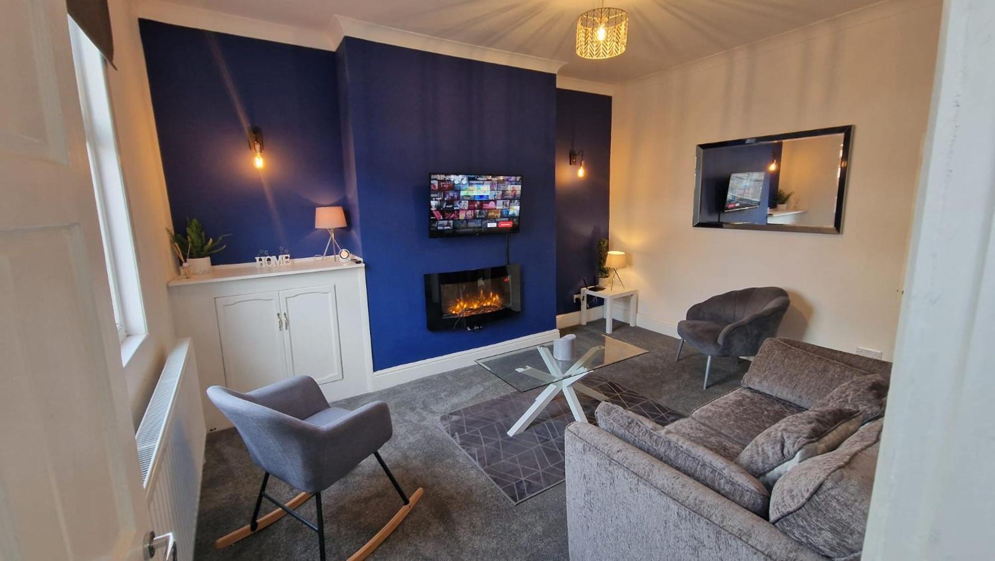 Cosy Home Perfect For Families And Contractors With Free Parking Дарлингтън Екстериор снимка