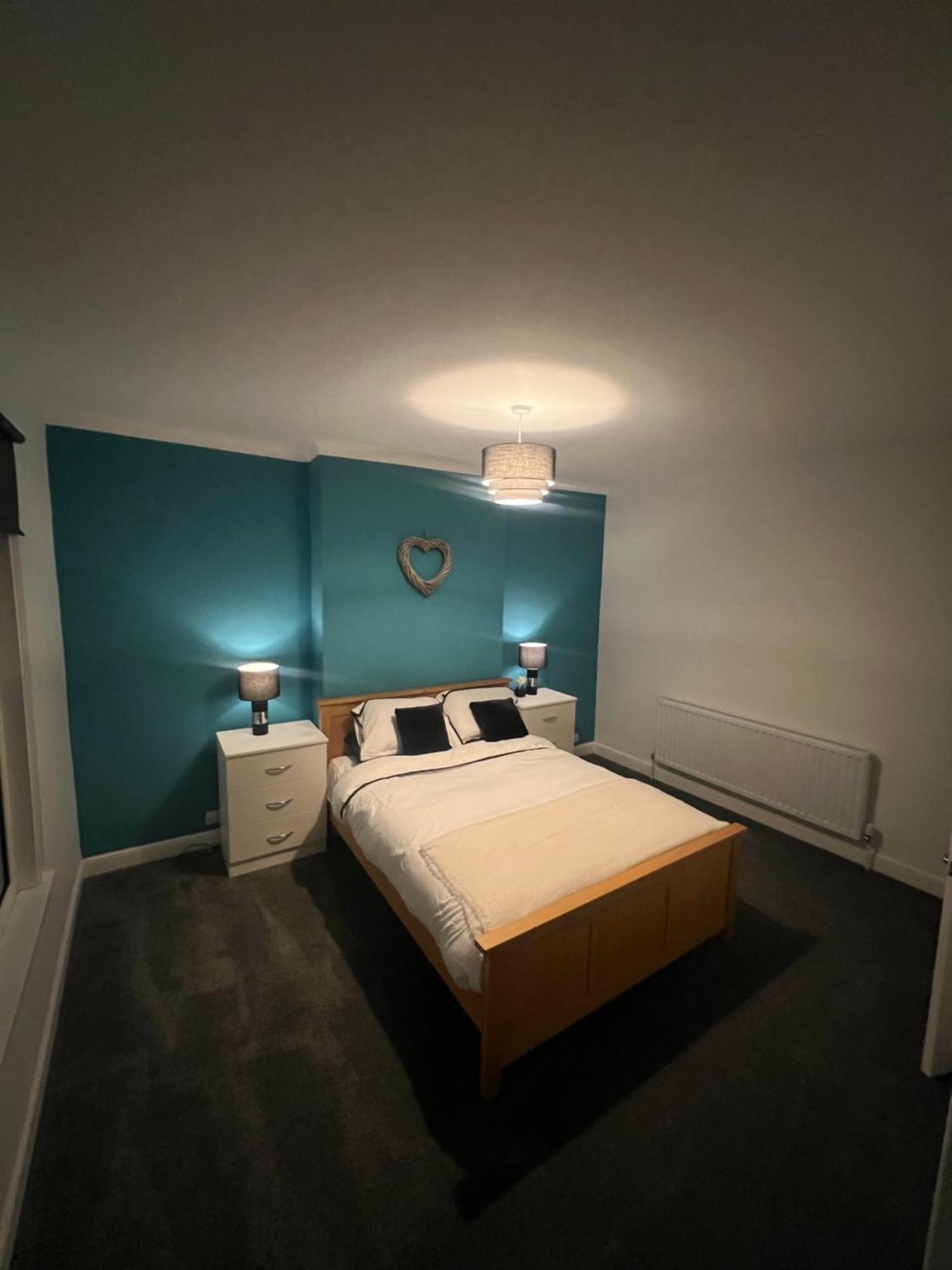 Cosy Home Perfect For Families And Contractors With Free Parking Дарлингтън Екстериор снимка